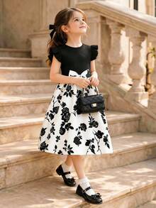 女童夏季黑白玫瑰印花公主裙，荷叶袖，腰间系带蝴蝶结，裙摆呈喇叭形，尽显奢华公主风范 - 黑色 - 查看 2