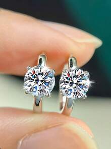 2只925银0.5克拉莫桑石耳环，优雅时尚，适合男士日常佩戴，也适合情人节、宴会、通勤、结婚纪念日等场合，是男士珠宝礼品的理想之选。 - 銀色 - 查看 2