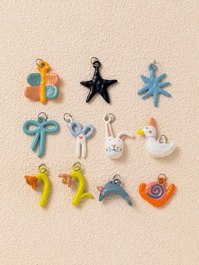 1个可爱户外风格滴油项链吊坠，图案包括大鹅、剪刀、蜗牛、花朵、蝴蝶、星星、兔子和小鱼。采用不锈钢材质，防水防褪色。适用于DIY项链配件、精美首饰配件、女士首饰配件、包包配件、耳环配件以及其他DIY首饰配件。