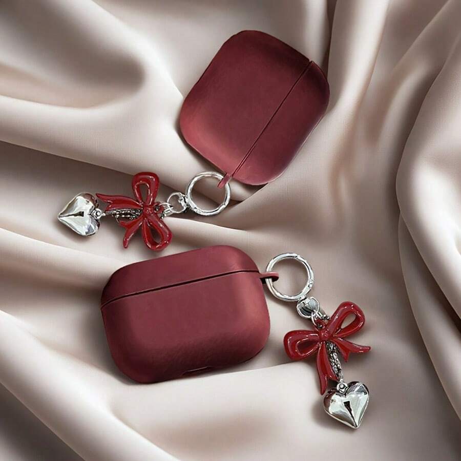 Ốp lưng bảo vệ màu đỏ tía mờ với họa tiết trái tim bạc, được thiết kế tương thích với Apple, giúp bảo vệ khỏi trầy xước và va đập. - Màu Đỏ Sâu - Xem 1