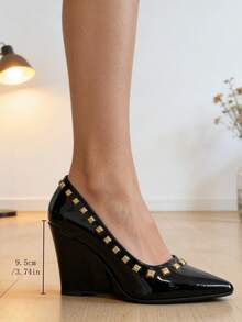 Tacones de cuña con remaches metálicos, tacones altos elegantes y puntiagudos para uso diario y fiestas - Negro - Ver 11