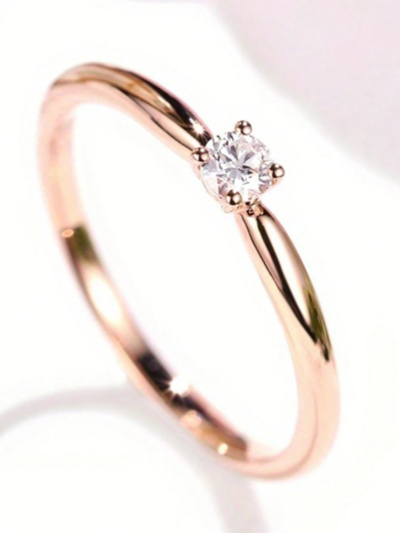 1 chiếc nhẫn vuông thanh lịch dành cho nữ, đính đá Cubic Zirconia, thích hợp làm quà tặng ngày Valentine hoặc để đeo trong đám cưới/tiệc tùng.