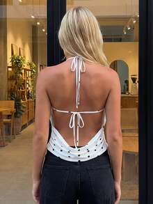 Camiseta sin mangas de satén con cuello halter para mujer, estilo veraniego, con estampado de lunares, cuello drapeado y espalda descubierta. - Blanco - Ver 2