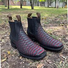 Botas chelsea vaqueras para hombre en piel color negro-rojo y cafe con Grabado pitón, estilo western moderno, elegantes y cómodas para toda ocasión Botines De cuero Botin - Negro - Ver 3
