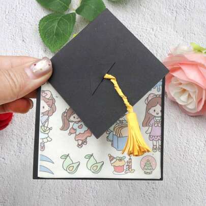 1 pieza Gorra de graduación plegable 3D troquelada, molde de relieve para tarjeta de gorra de graduación, adecuado para decoración de vacaciones, scrapbooking, elaboración de tarjetas hechas a mano, scrapbooking elegante, boda, cumpleaños, San Valentín, Pascua, aplicable para scrapbooking DIY, invitaciones, regalos