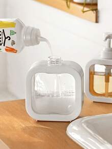 1个便携式透明可重复使用按压式分配瓶，适用于乳液、肥皂等，大容量液体皂瓶，兼容乳液、洗衣液、洗发水、沐浴露、洗手液，带按压头，可用于盛装洗发水、护发素、沐浴露，放置于浴室和淋浴台面，可用作乳液补充瓶、空精油瓶、化妆品可重复灌装容器等。 - 多色 - 查看 5