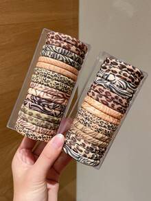 10个/套 随机豹纹弹力发圈，适合可爱女孩扎马尾辫、休闲运动马尾辫、丸子头等发型，耐用不伤发，四季皆宜，是送给女朋友的礼物，日常通勤、约会、打造青春活力造型的理想之选，夏季、假期、旅行必备。 - 豹紋 - 查看 6