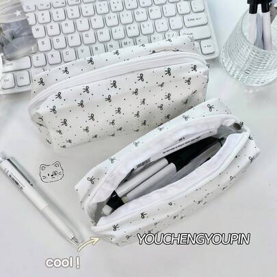 1个简约蝴蝶结铅笔盒，可爱波点蝴蝶结文具收纳袋，优诚优品，拉链收纳铅笔盒，大容量便携铅笔盒，适用于文具收纳、桌面学习用品收纳、返校用品、学校文具用品、文具袋等。