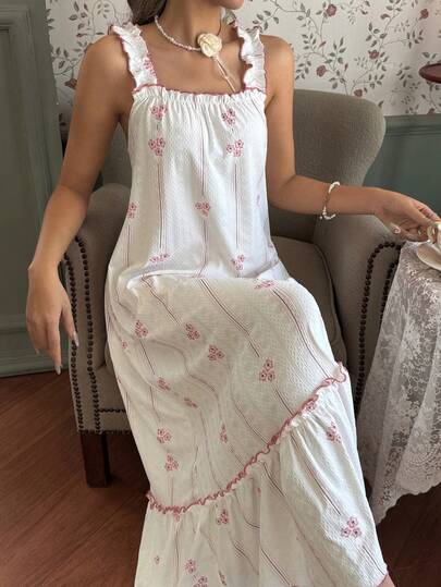 French Romantic Style White Ditsy Floral Spaghetti Strap Nightgown, Loose Fit Long Sleepwear For Women, Ruffled Collar, Suitable For Summer Wear