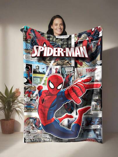 Marvel 这款法兰绒毯以复古漫画和经典超级英雄服装为背景，营造出怀旧的氛围和视觉冲击力。它既美观又触感柔软，适合用作沙发毯、午睡毯或床上用品装饰。
