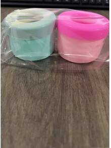 1个粉色硅胶便携式冰模，圆柱形3D制冰器，易脱模硅胶冰格，多层设计，桶式造型（带盖），可重复使用，非常适合制作秋季饮品、鸡尾酒和水果冰块，适用于家庭、酒吧、俱乐部和户外，厨房小工具，非常适合圣诞节/万圣节/情人节、斋月和其他节日，也是制作冰块的好帮手。 - 粉色 - 查看 12