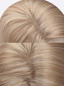 alicegarden 这款26英寸长的合成假发，拥有自然波浪卷发造型，并采用迷人的金色。它由耐热纤维制成，确保经久耐用。这款假发非常适合日常佩戴，能够打造自然逼真的效果。 - 金色 - 查看 5