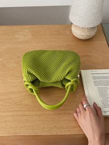 新款时尚编织纯色手提包，单提手设计，可调节肩带，可单肩背或斜挎，内部空间宽敞，时尚实用，可装钥匙、口红等日常用品，适合女性、女大学生、通勤、旅行、约会、购物、出差及各种日常场合。 - 綠色 - 查看 5