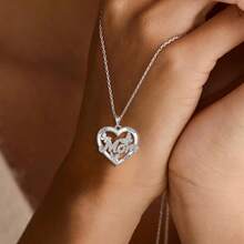 1 chiếc dây chuyền hình trái tim khắc tên theo yêu cầu, dây chuyền hình bướm đính đá Zirconia cá nhân hóa dành cho mẹ, quà tặng Ngày của Mẹ, quà tặng Ngày Valentine, quà tặng kỷ niệm, quà tặng gia đình cao cấp, thời trang, đơn giản, giản dị, cá nhân hóa, độc đáo, món quà lý tưởng cho bạn gái, mẹ, gia đình, bạn bè, con gái, kỷ niệm, sinh nhật, đeo hàng ngày, khiêu vũ, Ngày của Mẹ, Ngày Valentine. - Bạc 2 - Xem 7