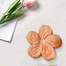 1pc Flower Scented Candle Resin Silicone Mold, Cherry Blossom, Four-Leaf Clover, Daisy Floral Plaster Scented Silicone Mold - White - View 1