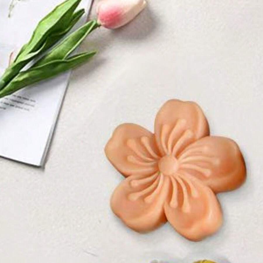 1pc Flower Scented Candle Resin Silicone Mold, Cherry Blossom, Four-Leaf Clover, Daisy Floral Plaster Scented Silicone Mold - White - View 1