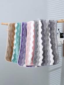 1/2pcs Coral Fleece Wavy Pattern Bath Towel, Super Soft & Absorbent, Quick Drying, Suitable For Face/Body Washing, High Quality & Lightweight, Applicable For Bathroom, Bedroom, Home, Hotel, Swimming Pool, SPA, All Seasons, Bathroom Decor, Bathroom Accessories, Valentine's Day Gift - Multicolor - View 9