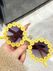 1pc Colorful Daisy-Shaped Glasses - Novelty Floral Eyewear For Women, Perfect For Weddings, Birthdays, New Year, And Festive Party Photo Booth Props - Multicolor - View 2