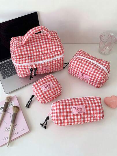 一套撞色格纹绗缝化妆包，可爱爱心图案化妆收纳包，大容量旅行手提包，化妆包，首饰收纳包，女士多功能收纳包，拉链手拿包，学习用品化妆包，春夏度假必备，邮轮旅行必备，旅行必备，母亲节礼物，婚礼季礼物，学习用品礼物，伴娘礼物