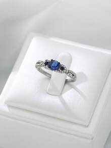 1枚奢华椭圆形光环时尚戒指，设计优雅，是周年纪念日和生日的理想礼物，镶嵌蓝色立方氧化锆。 - 戒指 - 查看 3