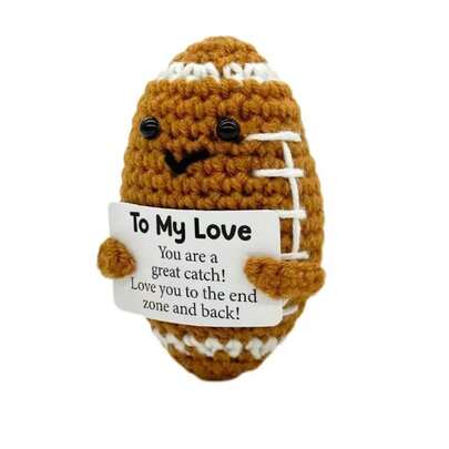 这款足球模型是生日、情人节、结婚纪念日、毕业典礼和圣诞节的理想礼物。送给同事、朋友、爱人、女儿、母亲、老师、老板、学生、成人、儿童和青少年都是不错的选择——非常适合作为圣诞礼物、节日装饰品或宿舍装饰品。