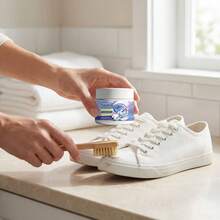 jakehoe 多用途清洁膏，适用于家居清洁、衣物和鞋履清洁。有效去除汗渍、油渍、酒精和陈年污渍造成的衣物泛黄。清洁白色鞋子和运动鞋，不损伤材质。天然清洁污垢和污渍，可搭配海绵或抹布使用。 - 固體 - 查看 2