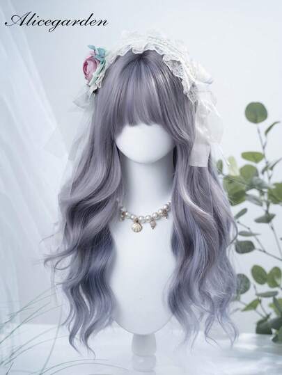 alicegarden Tóc giả tổng hợp dài 28 inch với kiểu tóc gợn sóng tự nhiên, màu xám xanh tuyệt đẹp. Được thiết kế có mái, tóc giả này được làm từ sợi chịu nhiệt để đảm bảo độ bền. Bộ tóc giả này hoàn hảo để sử dụng hàng ngày, mang lại vẻ ngoài tự nhiên và chân thực. (Không bao gồm phụ kiện)