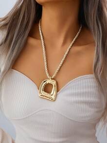 1 Exaggerated Geometric Pendant Necklace, Originating From European And American Design, Paired With Irregular Hollowed Out Retro Twisted Rope Necklace, Suitable For Daily Vacation Parties And Banquets To Wear - Yellow Gold - View 3