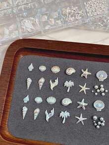 3D夏季美甲饰品 - 12格极光梦幻海洋风格可爱贝壳、海螺、海星、珍珠美甲饰品，美甲水钻和宝石海洋主题设计夏季海滩美甲装饰配件 - 彩色 - 查看 6