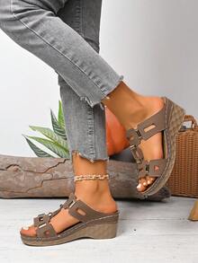 Plus Size Women's Retro Solid Color Buckle Platform Wedge Sandals - Brown - View 4