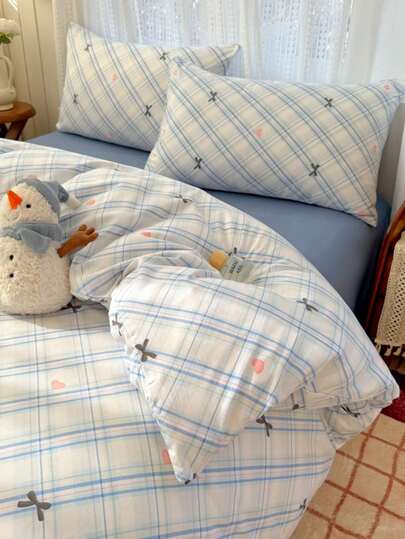 Fresh Blue Plaid Pink Bowknot Bedding Set, 4 Pcs - Soft & Skin-Friendly Washed Fabric, Ins-Style Girly Checkered Design, Cozy & Breathable For Bedroom, Dorm, Apartment - 1 Duvet Cover + 2 Pillowcases + 1 Flat Sheet (Pillow Case Pattern Random Cut), Suitable For Master Bedroom, Guest Room, Dorm, High-Definition Printing, All Seasons, Machine Washable, Small/Large/Single/Double Size