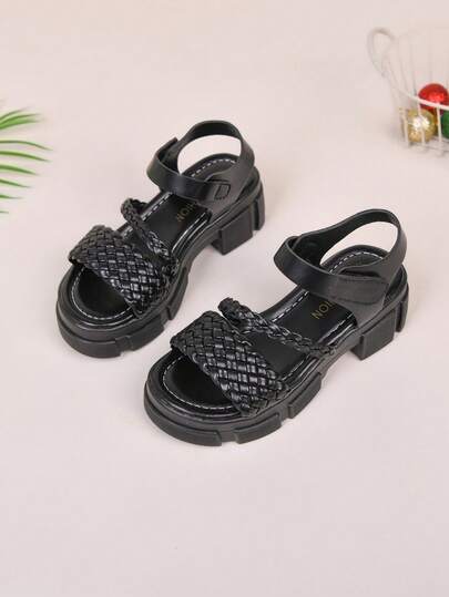 1 đôi dép xăng đan mùa hè mới cho bé gái, đế dày, chất liệu PU cao cấp màu nâu, mềm mại và thoải mái, có khóa dán dễ mang, đế xuồng chắc chắn với thiết kế chống trượt. Phong cách cổ điển thanh lịch, phù hợp cho bé gái từ 4-15 tuổi, thích hợp cho các hoạt động mùa hè, kỳ nghỉ, hoạt động trường học, du lịch gia đình, đi biển.