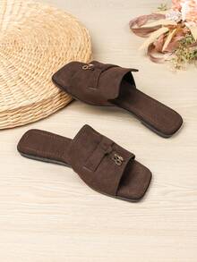 Women's Flat Sandals 2026 Spring/Summer New Versatile Soft-Sole Beach Sandals, Fashion Roman Sandals For Women, Plus Size 41-43,Holiday Essential - Brown - View 3
