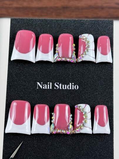 Bộ 10 móng giả cao cấp kiểu dáng cô gái ngọt ngào, vẽ tay họa tiết đuôi cá, đính kim cương lấp lánh, thích hợp để sử dụng hàng ngày ở văn phòng, cũng như làm móng dán cho các buổi hẹn hò với chị em, tiệc trà chiều và các sự kiện Ngày của Mẹ.