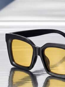 1 Pair Unisex Fashionable Yellow Square Summer Beach Vacation Sunglasses, Casual, Beach Accessories, Women's Summer Beach Vacation, Outdoor Travel Glasses, Suitable For Outings, Back To School Season - Yellow - View 3
