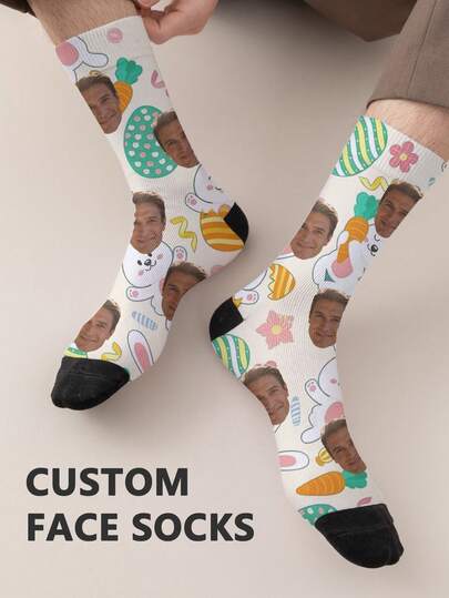 1 paire de chaussettes d'équipage imprimées avec un thème de Noël personnalisé pour hommes, chaussettes de couple, peut personnaliser l'impression de photo, amusant et intéressant ! 1 paire de chaussettes d'équipage imprimées avec un visage personnalisé pour femmes, peut imprimer n'importe quel visage, chaussettes personnalisées, chaussettes mi-mollet amusantes et personnalisées, convient pour la Saint-Valentin, les anniversaires et les cadeaux.