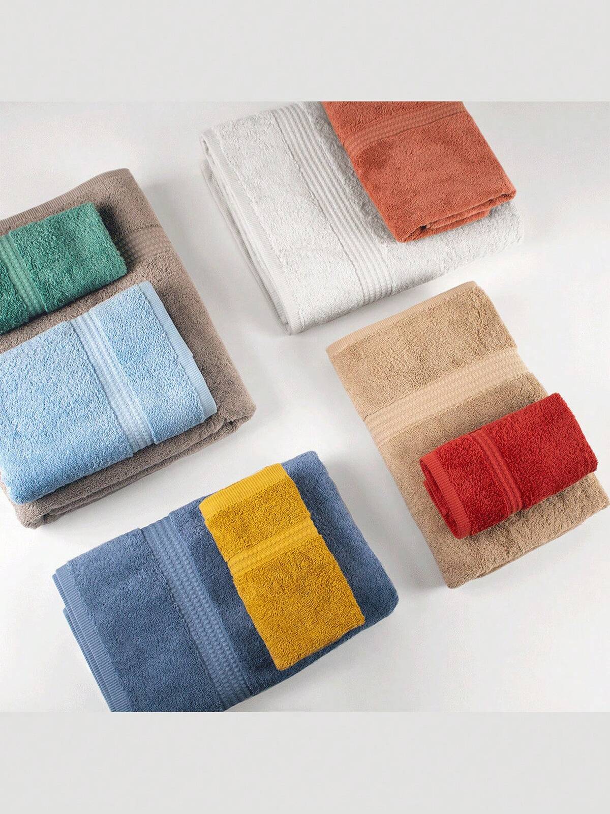 Tramas+ Serviette de bain couleur sable 700 g en coton peigné - Absorption et douceur maximales - Disponible en format serviette de toilette, serviette de douche et serviette de bain - Coton d'une durabilité exceptionnelle qui conserve ses propriétés au fil du temps - Idéale pour une expérience de bain luxueuse et confortable - Couleur sable élégante et polyvalente qui s'harmonise avec tous les styles de décoration 6