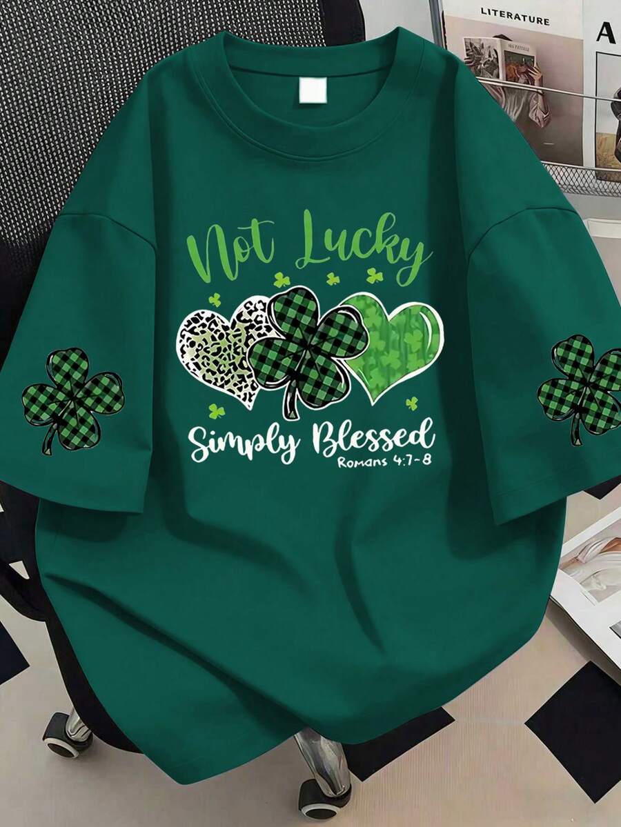 四叶草印花圆领女式T恤，大码休闲夏季款。时尚短袖设计。适合夏季度假、海滩、节日、春季、情人节、狂欢节、母亲节礼物；毕业季T恤；返校季服装；毕业典礼；女教师服装；夏季亲友聚会服装。也适合日常穿着、外套、徒步旅行、节日庆典、海滩、派对、生日聚会、舞蹈、学校、音乐节、度假、通勤、健身、婚礼、新年、春季上衣、女士夏季服装、女士节日服装。 - 墨綠色 - 查看 1