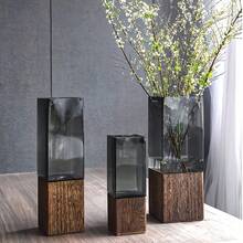 Vaso quadrado moderno com base (1 unidade) - Vaso minimalista, ideal para arranjos florais, decoração de mesa, decoração de ambientes e decoração de casa - Vaso em cor neutra, perfeito para casamentos, festas e salas de estar - Presente ideal. Vaso de vidro com base quadrada de madeira na cor cinza para decoração de arranjos florais na sala de estar. - 1PC - Ver 9