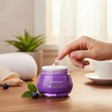 EverlyX Gamma Frudia Blueberry Deep Hydration - Disponibile in siero, schiuma detergente, crema idratante e crema idratante intensiva con fino al 77% di estratto di mirtillo, ricco di antiossidanti che aiutano a proteggere dai danni ambientali e forniscono un'idratazione a lunga durata per 48-72 ore - Ideale per pelli secche o disidratate✅Consegna in 3-5 giorni - Crema idratante - Visualizzare 3
