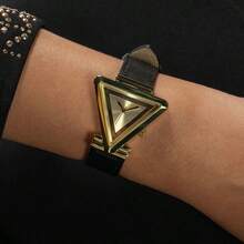 Guess Đồng hồ nữ, thiết kế hình tam giác độc đáo, vỏ vàng hình học kết hợp với dây da đen, đồng hồ đeo tay thạch anh tối giản. GW0548L3 - màu đen - Xem 7