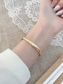 1 buc. Ceas de damă cu cuarț, stil brățară aurie, elegant și potrivit pentru purtare zilnică, cadou de ziua de naștere/absolvire, ocazii casual - Aur - Vizualizare 6