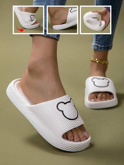 2026夏季新款女士浴室拖鞋——厚底韩式拖鞋，居家或学生宿舍的理想之选。情侣款也同样适用。防滑轻便，非常适合沐浴和日常居家穿着。