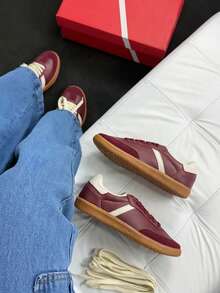 Women's Flat-Soled Sneakers For Gym Use, Burgundy Leather, Fashionable, Comfortable, Striped, 2-Stripe, Padded, Original Marsala Wine Sneakers. - 紫紅色 - 查看 3