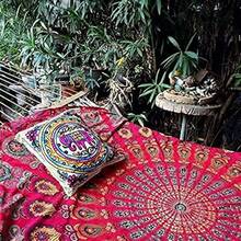 Bless International Tapiz indio hippie bohemio psicodélico pavo real mandala colgante de pared ropa de cama Rojo dorado King 88x104Inches (225x265Cms) - Rojo Dorado - Ver 3