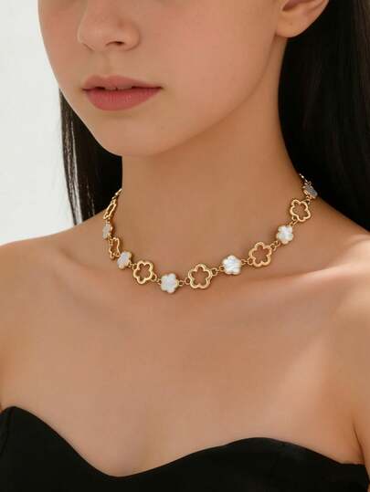 1件简约镂空五瓣花项链，清新甜美的花朵吊坠项链，百搭时尚女式首饰，适合日常、约会和派对佩戴