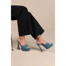 High Heel Platform Mule Sandals With Wide Open-Toe Upper, Slip-On Design, Cushioned Insole, Chunky Flared Stiletto Heel, And Glossy Faux Leather Finish. Ideal For Parties, Evening Wear, Or Stage Performance Footwear. - 牛仔布 - 查看 2