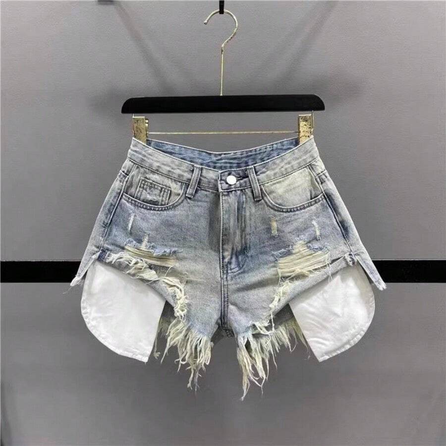 Distressed & Whiskered Denim Shorts With A Flattering High-Rise Waistband, Wide A-Line Leg Opening And Frayed Raw Hem In Black And Classic Blue, Designed To Elongate Legs And Create A Streamlined Silhouette For A Sexy, Minimalist Everyday Aesthetic - Light blue - 查看 1