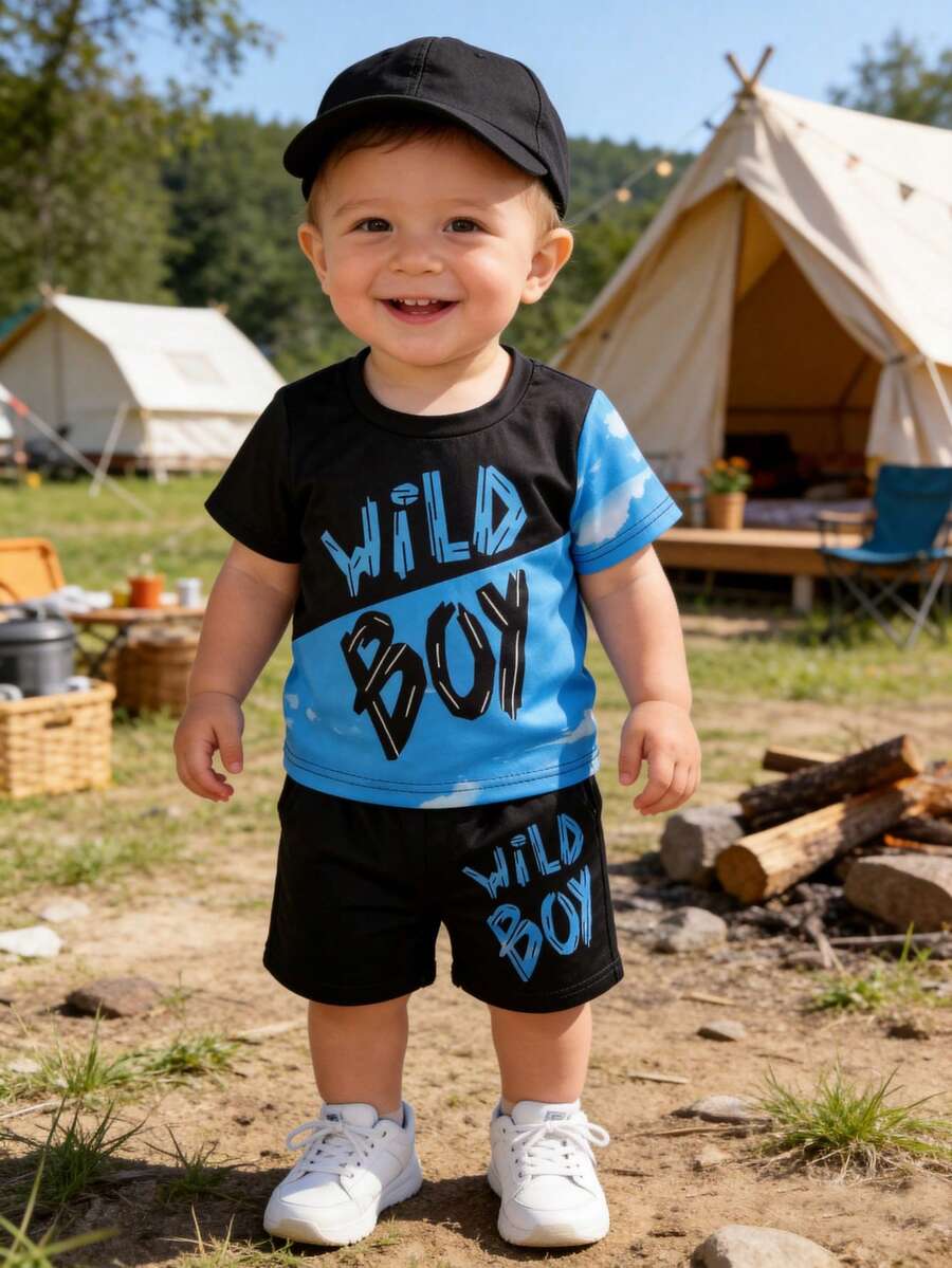 2件套新生男宝宝休闲户外套装，可爱天空云朵“野男孩”字母印花圆领短袖T恤上衣和黑色短裤套装，春夏款