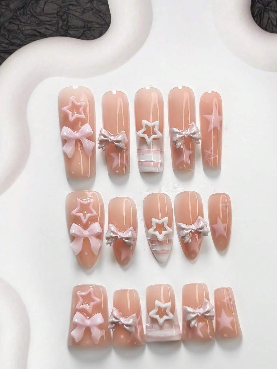 Bộ 10 món trang trí móng tay hình ngôi sao và nơ, bao gồm bộ dụng cụ làm móng gel, hình ngôi sao hồng, ngôi sao trắng, nơ hồng, nơ bạc, phụ kiện trang trí móng hình ngôi sao hồng, sọc hồng, sơn móng tay trắng, kèm dụng cụ làm móng (1 miếng dán gel + 1 dũa móng). Có 3 hình dạng: hạnh nhân, miệng vịt, hình quan tài. Thích hợp cho chụp ảnh, mùa xuân/hè, đi chơi, tiệc tùng, hàng ngày, đi làm, tụ họp. Món quà tuyệt vời cho phụ nữ và các cô gái. - Nhiều màu - Xem 1